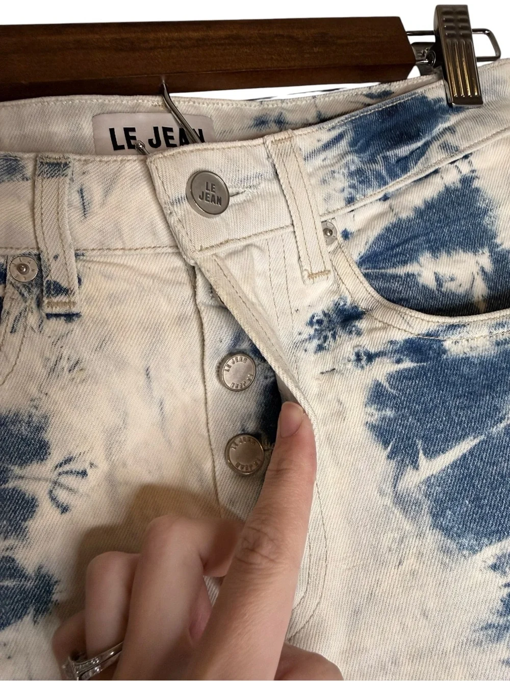 Le Jean Women’s Adele Short Indigo Tie Dye Wash Size 25